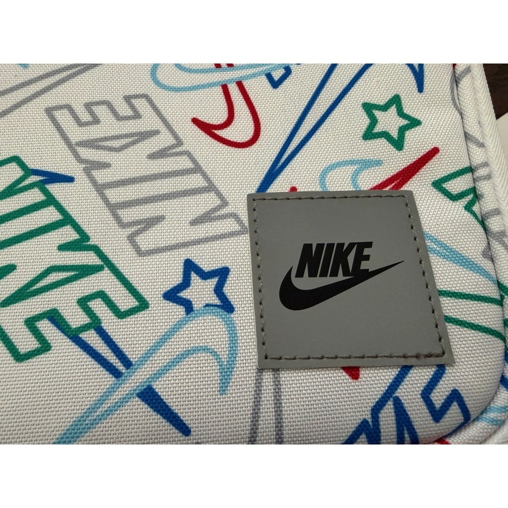 Nike Hard Shell Lunch Box White Multi Swoosh Logo Star Print 4L 9A2929-W4H NEW - Picture 2 of 13